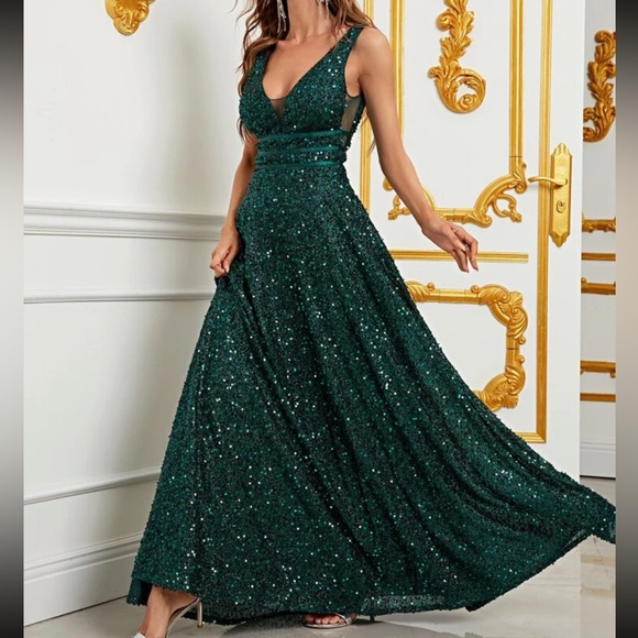 Luxe plunging V neckline party formal prom wedding bridesmaids gown dress - Picture 2 of 6